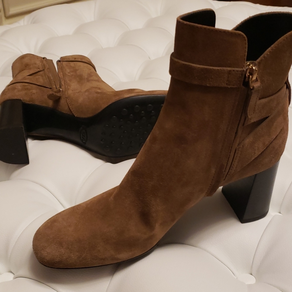 Booties - Picture 4 of 4